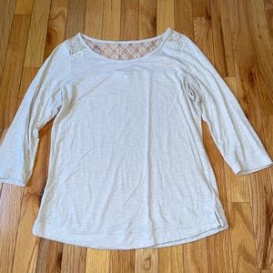 Loose fit quarter length tee